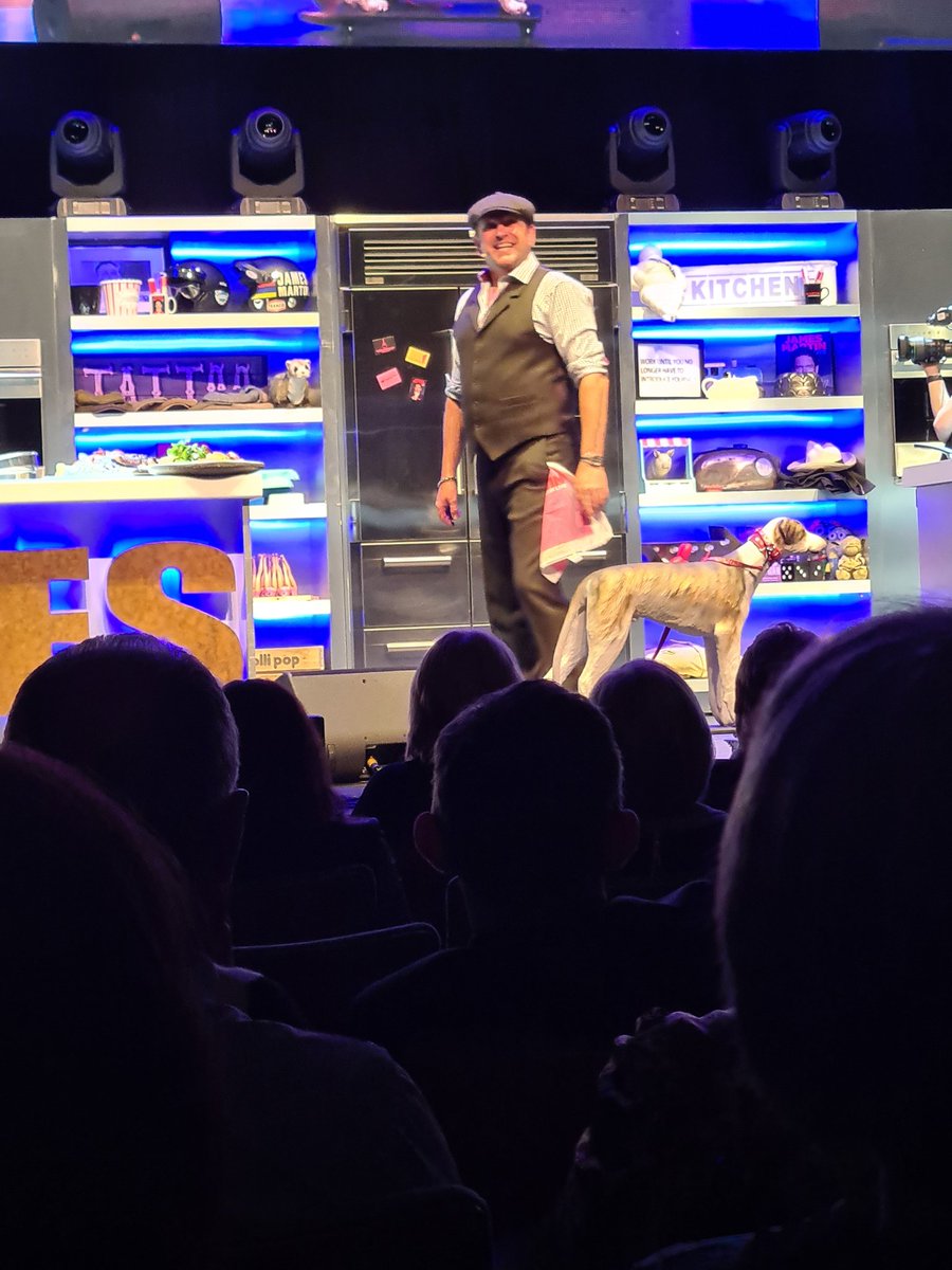 What an amazing night at <a href="/jamesmartinchef/">James Martin</a> tonight. My cheeks hurt from laughing so much. Such an amazing guy to go and see live. Maybe don't forget the toad in the home next time? 😂😂 #JamesMartinLive