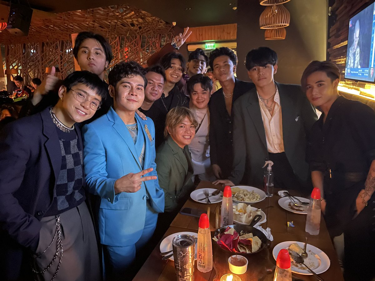Official_ALAMAT's tweet photo. The Juans ‘LIWANAG’ After Party with Rob Deniel and Carson of This Band. 
Congratulations @TheJuans_BAND for your album release 🤎 https://t.co/FrBBaoVyKg