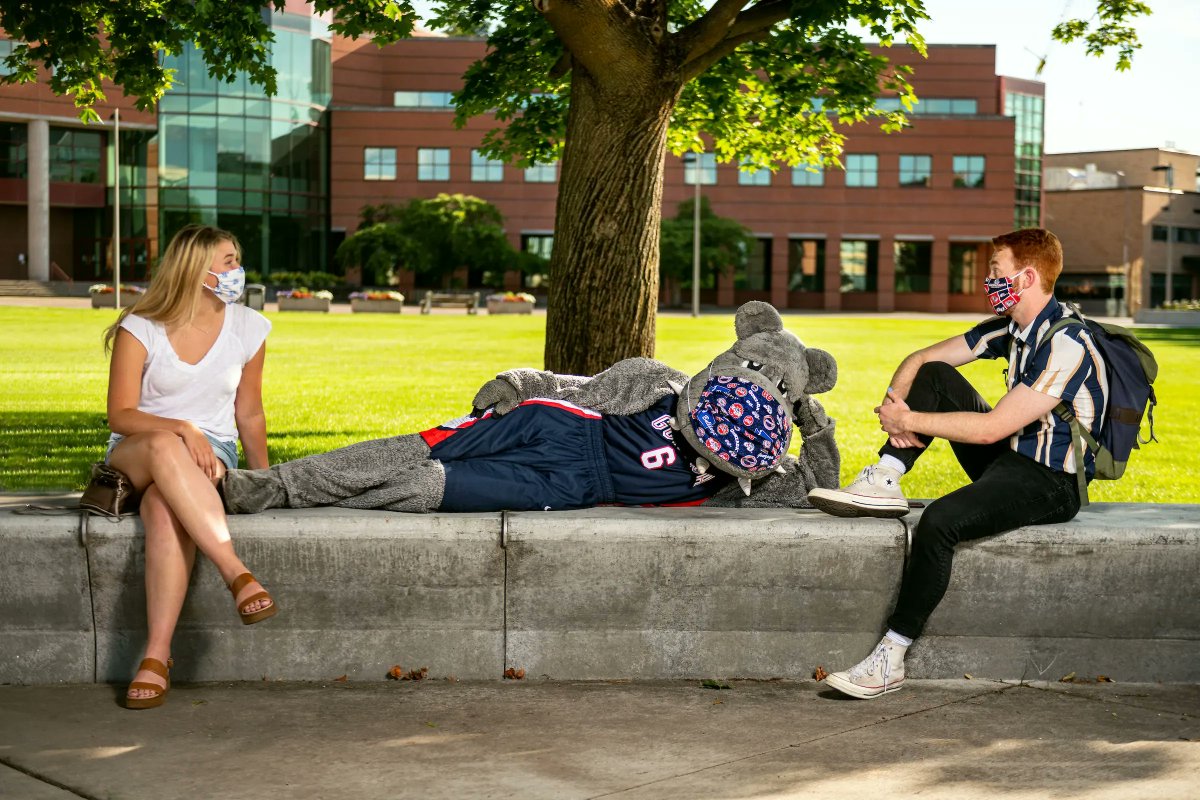ZagFirstYear's tweet image. ZAGS! Fill out your Orientation Leader and Zag Crew applications through buff.ly/3vtBkXe by March 27th. Also, Bulldog bucks are now being accepted at our Safeway on Hamilton! Check out our Instagram and Facebook stories for more info on how you can register them. #ZagUp