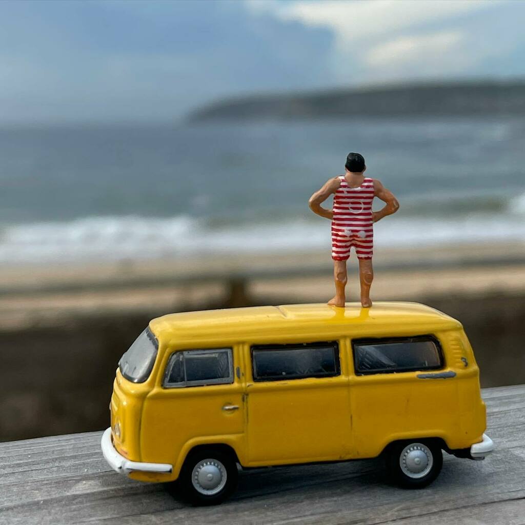 bodosbustours's tweet photo. Checking the waves at Freshwater Beach. Life is good. #beachlife #sydneyandthesea #bodosbustours #vwbus #vwbulli #vwt2 #camperlife #vanlife #vanlifers #camper #outdoor #adventure #soulomotion #roadtrip #wanderlust #explorer #campervanlife https://t.co/SrabQNo3zv https://t.co/EHvNn9OJUe