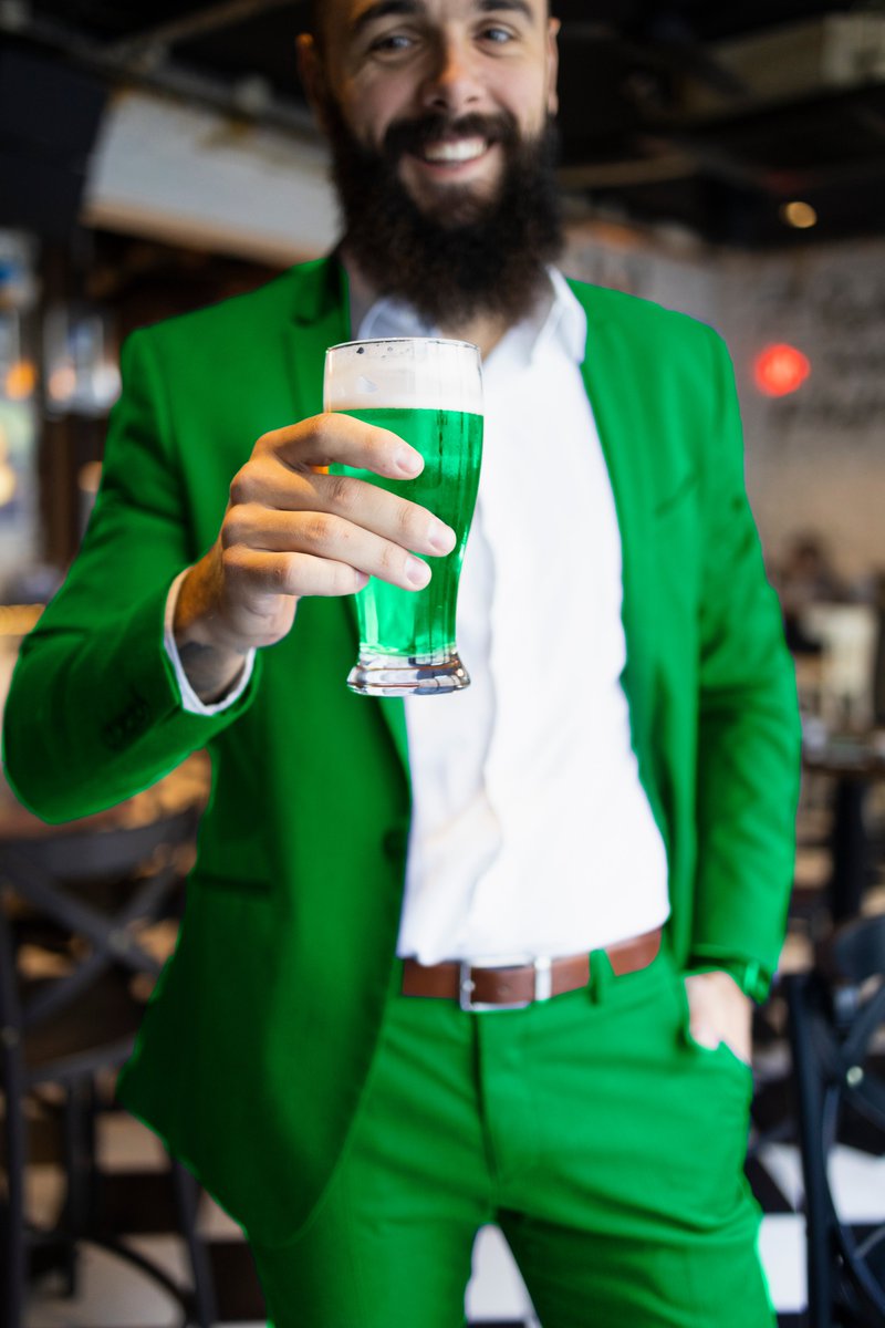 angusreidforum's tweet photo. Célébrez-vous la St-Patrick aujourd’hui?
Are you celebrating St-Patrick’s day today?
Faites-nous le savoir! Let us know! ☘️
#canada🇨🇦 #march #stpatricksday #stpattysday #cheers #shamrock #spring #angusreidforum https://t.co/QbJjlJ4KqA