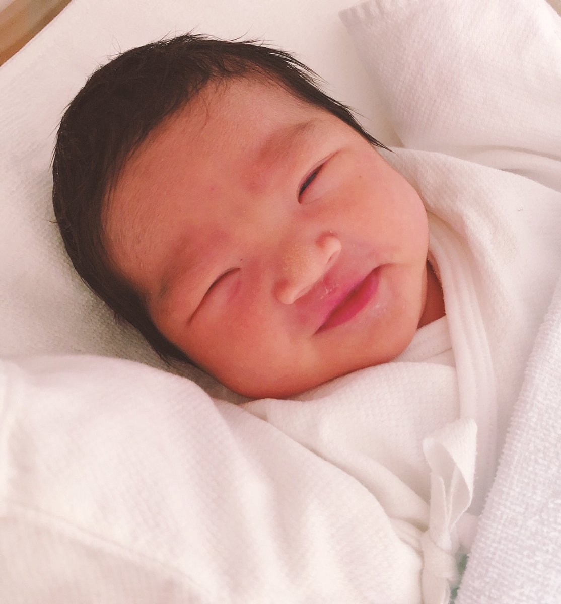 futocchomama's tweet photo. 【ご報告】
2022年3月15日(火) 20:03
第5子 男の子を出産しました。
母体ハイリスクのため、予定日より15日早い37w5dでの出産となりましたが、3457g／49.4cmとしっかり成長してくれていました♡
これからは5児の母として、私自身も子どもたちと一緒に成長していきたいと思います✨ https://t.co/DCIlI2nC8k