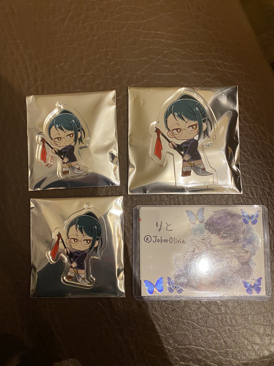JokerOlivia's tweet photo. 劇場版呪術廻戦0  新宿ミロード  ポップアップ　アクスタ　アクキー　交換

譲:五条(アクキー2)、禪院真希(アクキー2、アクスタ1)

求:狗巻棘(同種同種の交換希望)

郵送、都内手渡し可能
検索からでもお気軽に。 https://t.co/aJ9AkRQPj8