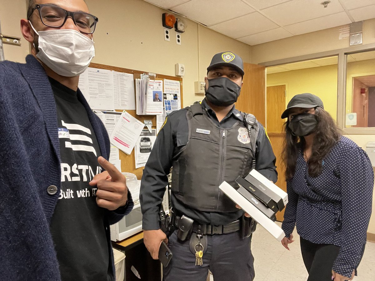 The Power of referrals ! Quick stop at the VA police showing love to our first responders being #Fnomenal on st Pattys day ! Officer H. saw us and switch over his whole family 🙌🏽 and referred his coworkers ! <a href="/judy_cavalieri/">Judy Cavalieri</a> @Ale_ValdezNYC <a href="/JuanGNYC/">JuanG</a> left with 9fn total 3Frao ports