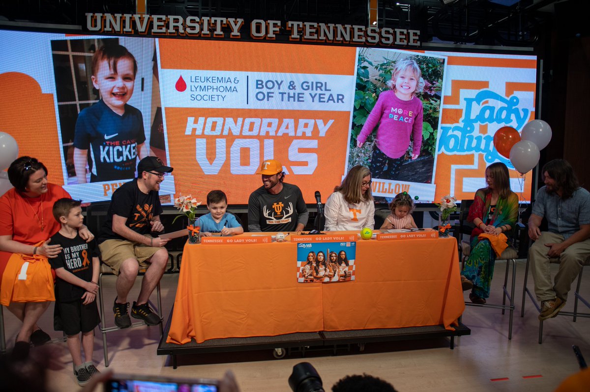 Vol_Softball's tweet photo. Welcome to the Tennessee family, Willow &amp; Penn 🧡 https://t.co/MEwgPhJ22w