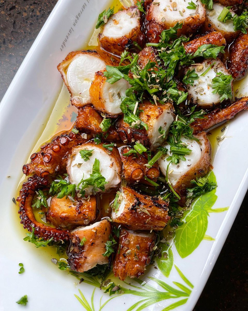 foodbeast's tweet photo. GRILLED OCTOPUS 🐙🔥 Taken by @thebmorefoodie! Fam, REPLY with a pic of your favorite #seafood dish! 😋 https://t.co/EAuMgW3qGw