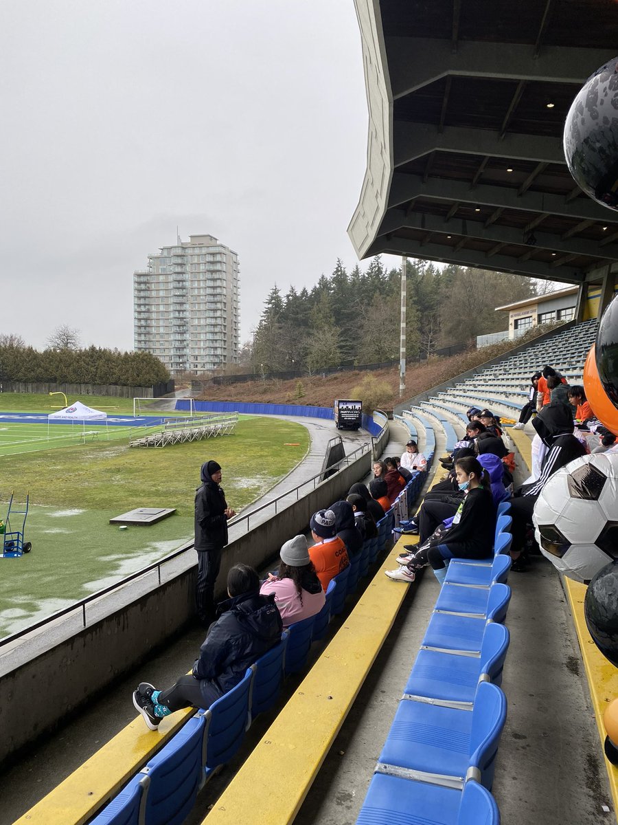 HopeandHealth4l's tweet photo. Another amazing Spring Break Boot Camp session today- featuring special guest mentor & dear friend @D6MERIT sharing stories + leadership pillars. What an exciting first week of #changinglives in partnership with @ubcwsoc 🧡🤩⚽️✨ #champions #onemindoneheart https://t.co/7aKmzLRPbB