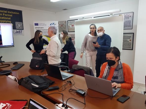 AEJEST tweet media