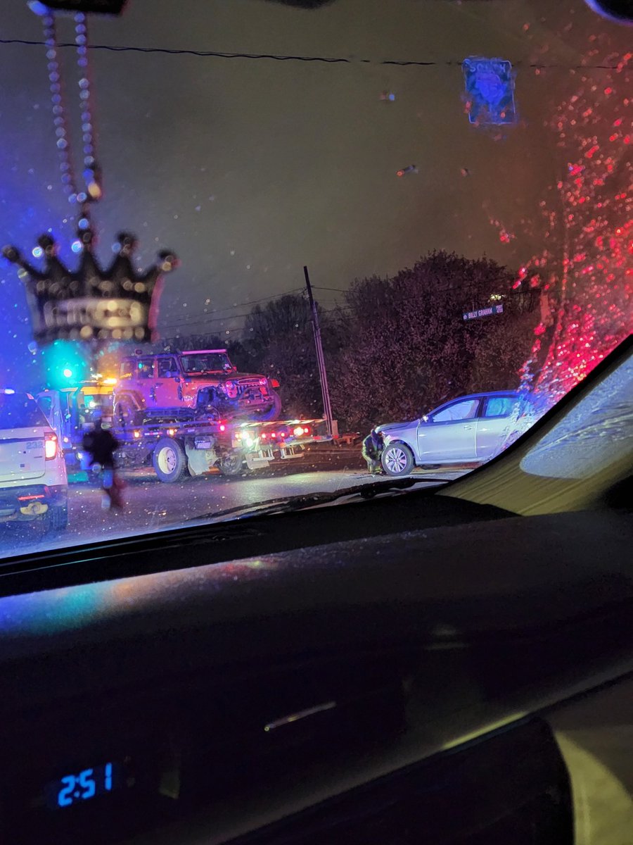 themicahwoods's tweet photo. I'm thankful to be alive. Had I not seen the driver running the red light WELL after the light was red in time to brake, he would've hit me directly. I was just trying to make a left.

I had 6 months of payments left on this car. The road to financial freedom; brace for impact. https://t.co/Rya3ihiiCC