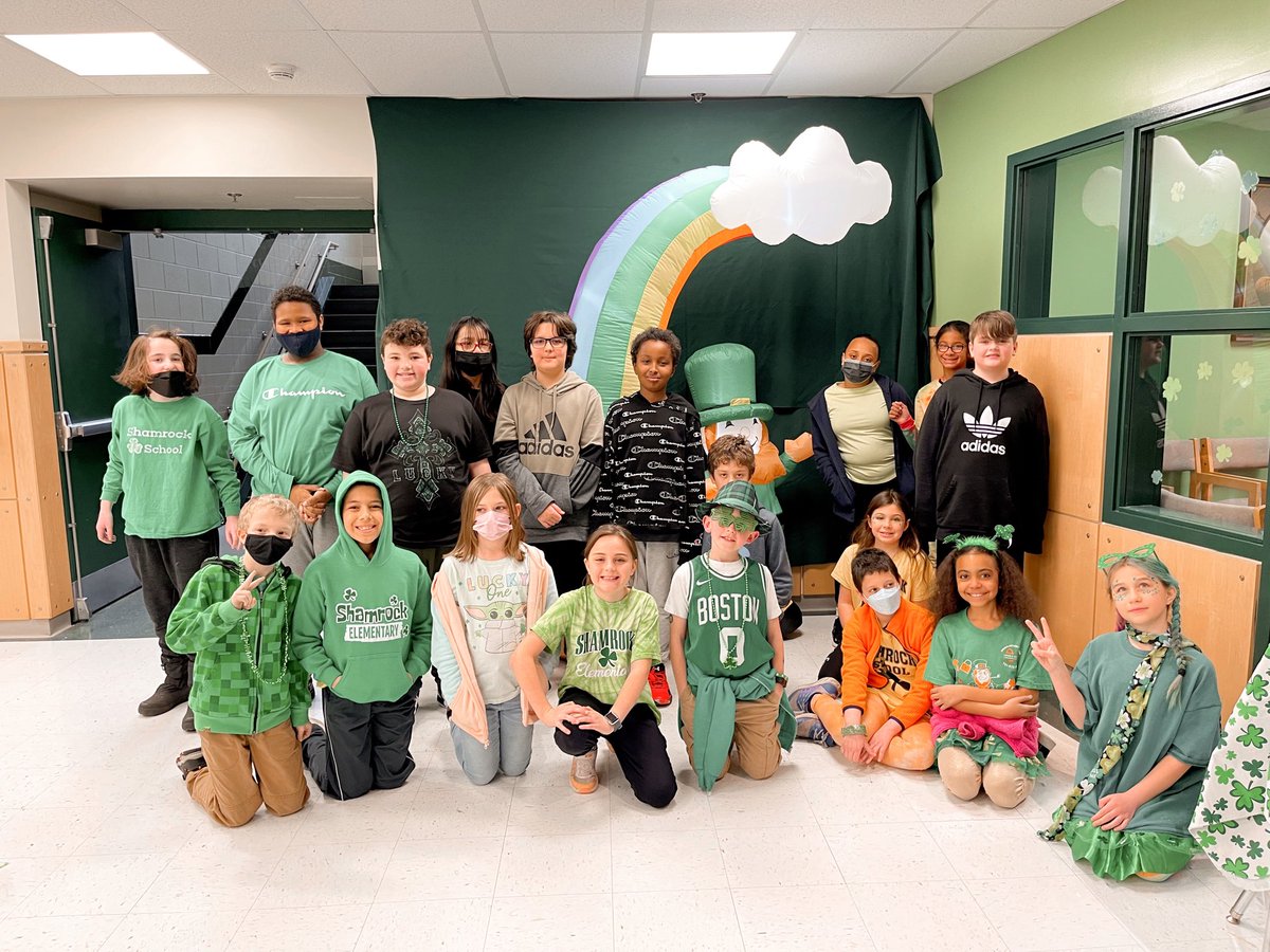 russellin4th's tweet photo. Happy St. Patricks day from us wee little hooligans!!! #funin4th #shamrockspirit https://t.co/l6qybwehEh
