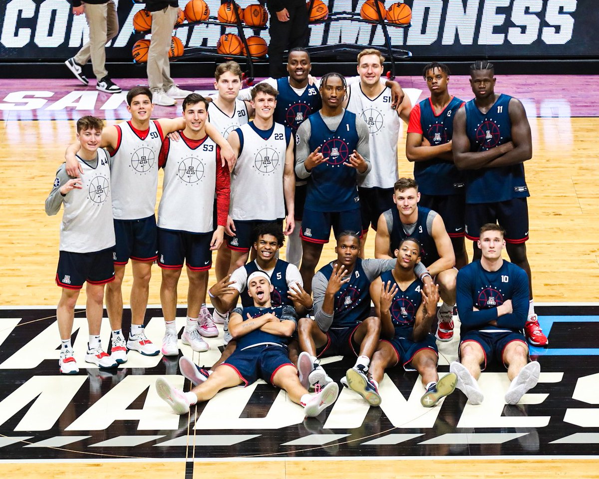 ArizonaMBB's tweet photo. Squad 🤞

#BearDown #RunWithUs https://t.co/Ylg7N63xVd