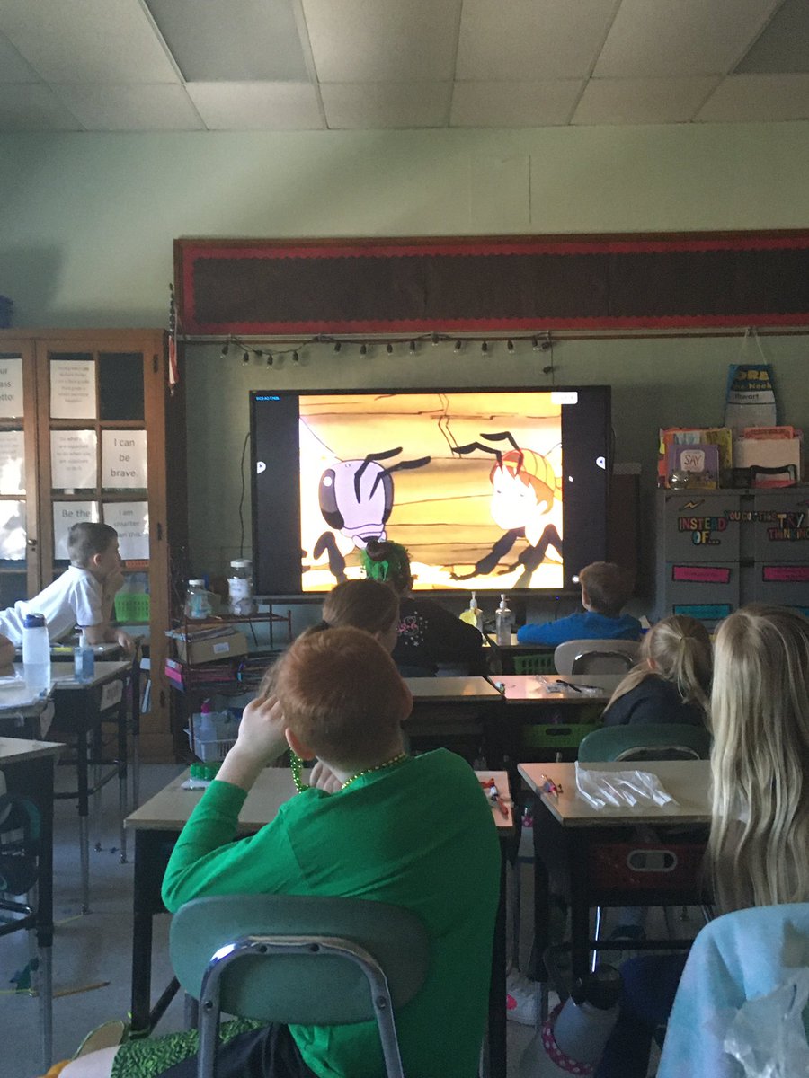 WyomingCSD's tweet photo. Wow third grade….. we 👀 you… learning about bees, honey, and pollination while enjoying leprechaun dyed green pancakes and local maple syrup 🍀 https://t.co/vdsfwrkGzD