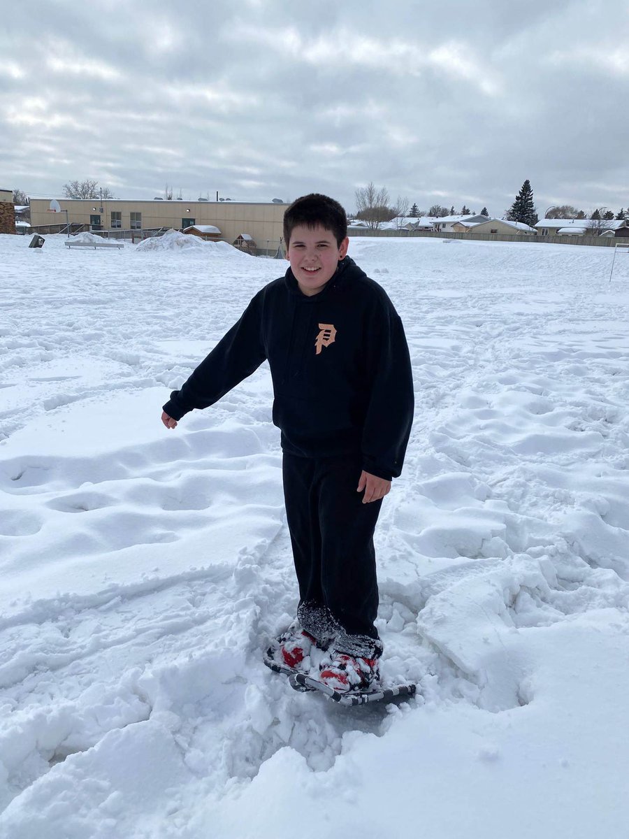 Here is our “ Honouring Spirit”nominee-(the Pied Piper of Thickwood)Michael Gambler Gilks leading Grade 2/3 in snowshoeing. @indigenousFMPSD @ATAindigenous @SpiritBear @stepherski @jackielconnell @feathermoss @gryphonsmith @thickwoodArts #honouringspirit