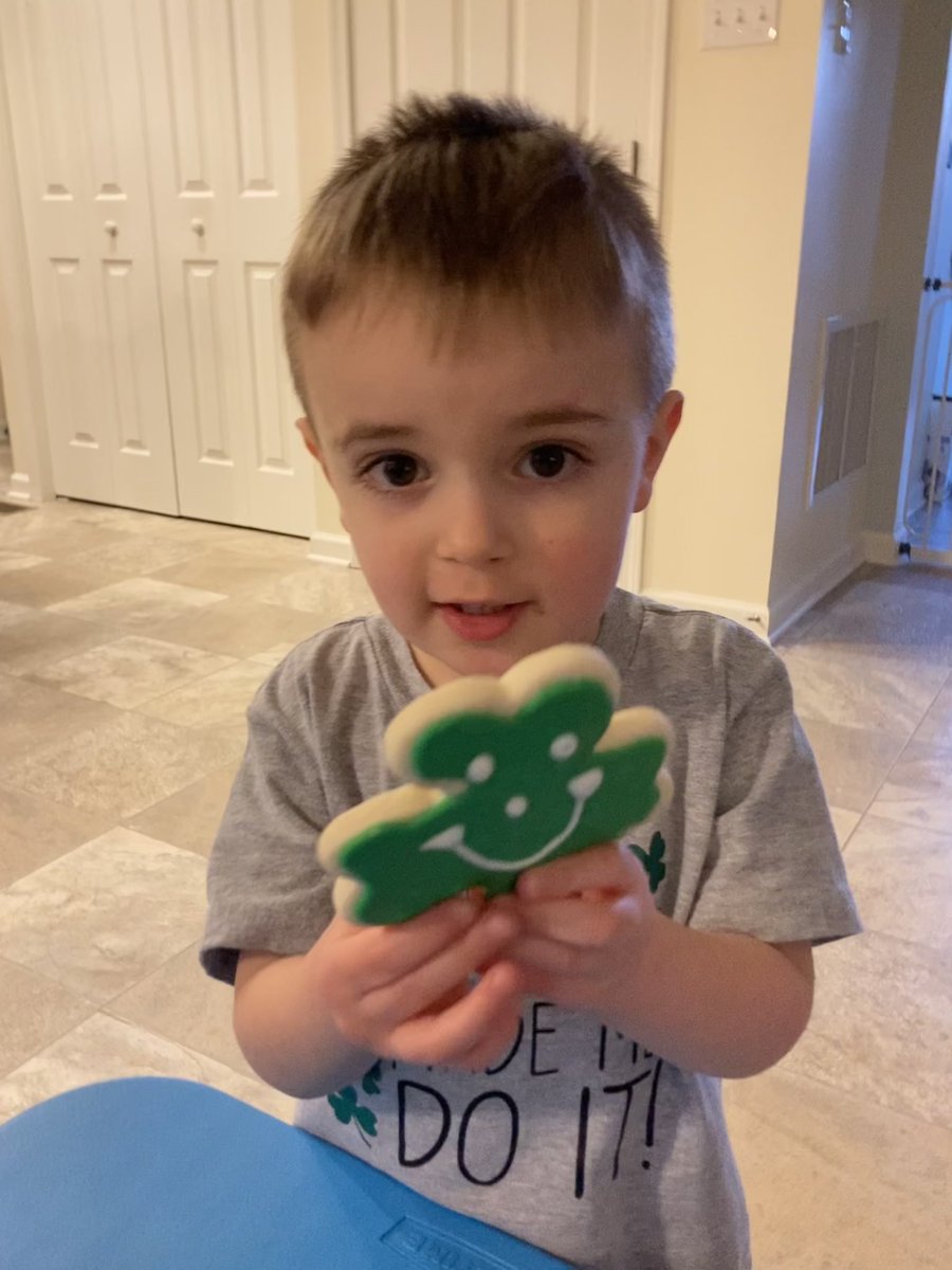 mrs_langman's tweet photo. @MontourHSNurse @InteractMontour Thanks for the Leprechaun treats ☘️☘️☘️ https://t.co/PazDLEIuOE