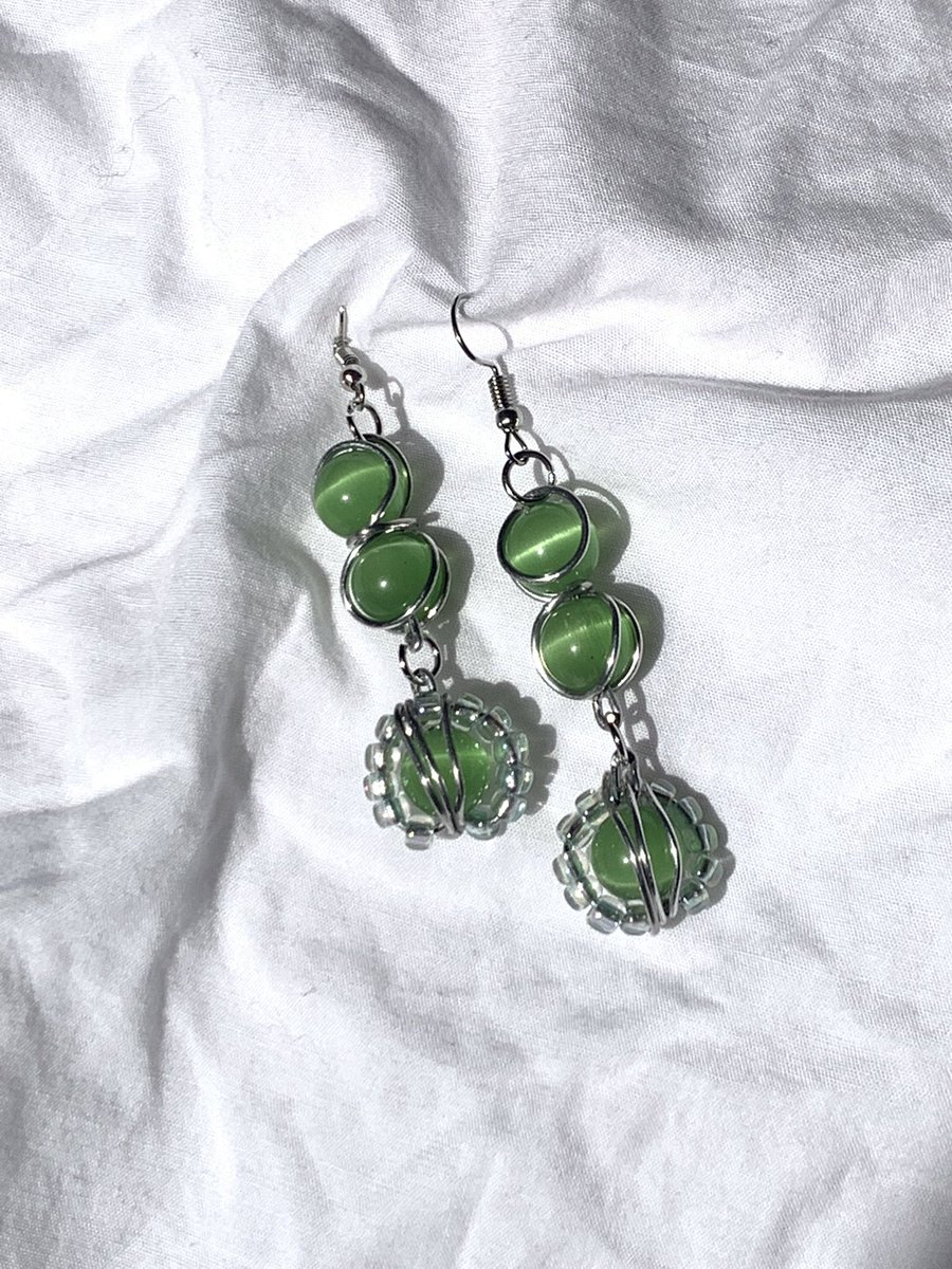 melaney_chavez's tweet photo. someone buy my earrings please they’re so cute https://t.co/lqoBpgI69d