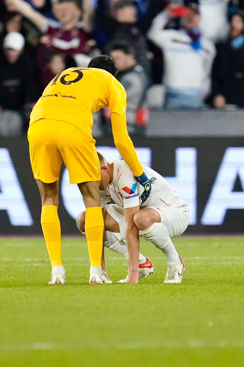 Es en los momentos duros cuando hay que levantarse con más fuerza.

#WeareSevilla #NuncaTeRindas