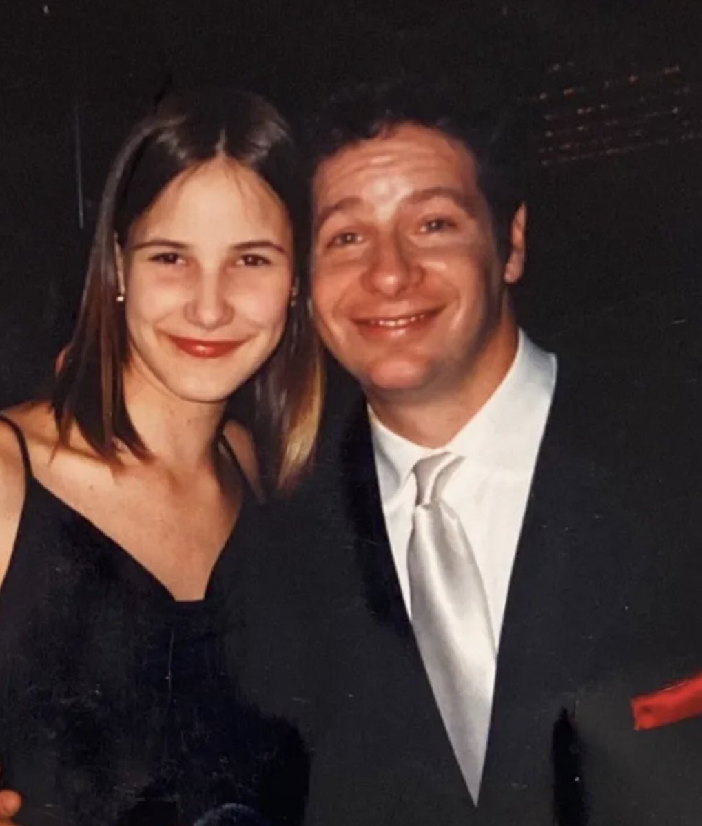 artisteirebella's tweet image. #JeffRoss Accused of Sexual Relationship With Underage Girl (we see you Jeff Ross perverted scum)