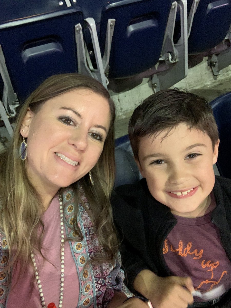 MrsStapletonMJE's tweet photo. #RodeoHouston https://t.co/xRkGHLq3Vq