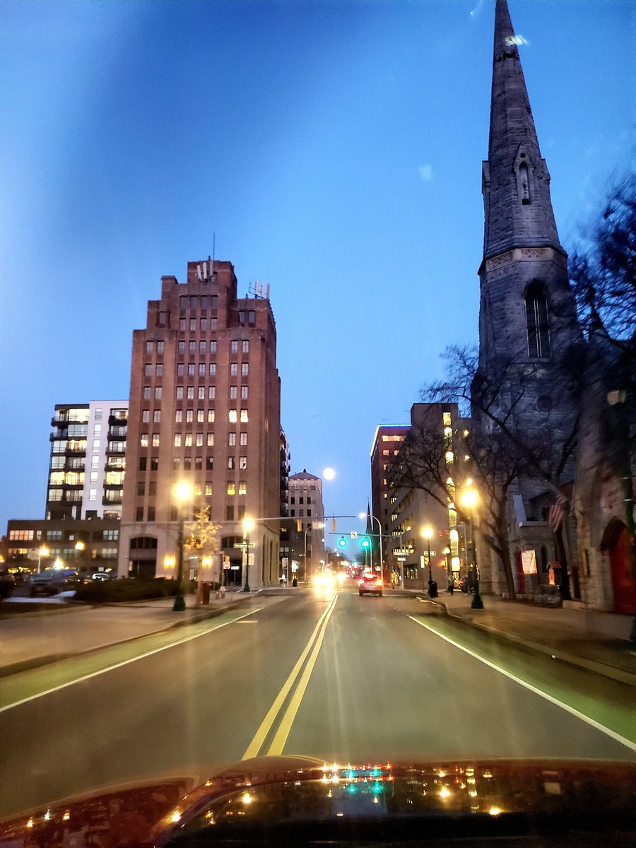 A splendid St Patty's Full Moon in downtown #Syracuse.  That is all.  ☘️