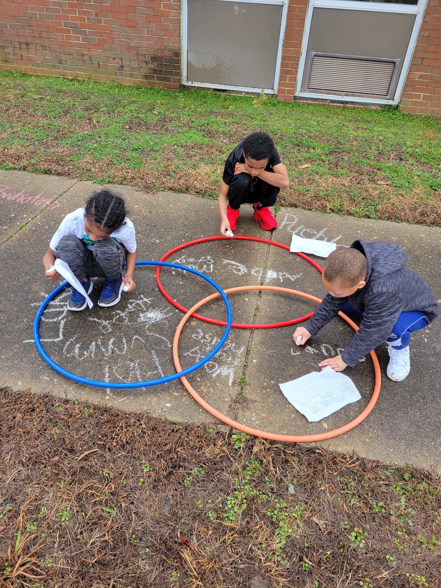 M r s . G r i f f i n ' s C l a s s tweet media