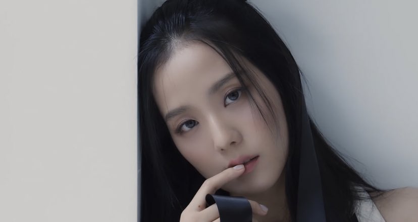 archivejisoo's tweet photo. picture perfect https://t.co/zcNYHRlMPH