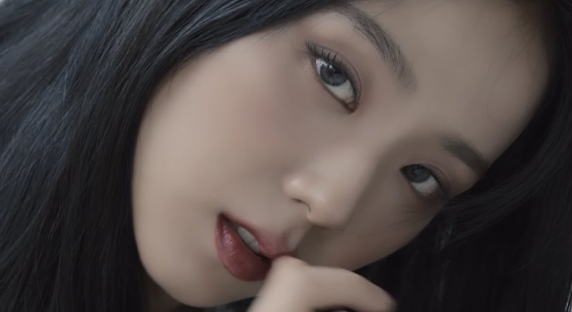archivejisoo's tweet photo. picture perfect https://t.co/zcNYHRlMPH