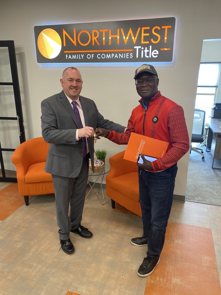 JimmyDavisHUFF's tweet image. Another successful closing with Northwest title. I can find you your dream home also!! Looking to sell? I provide free market analysis.