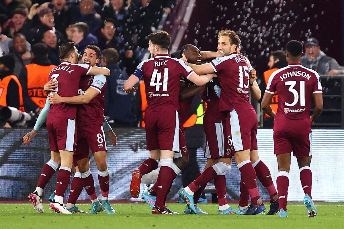 AlexSmith_123's tweet photo. David Moyes: “I've heard we're really massive and tonight we were."

My manager is right ❤️⚒🥳 https://t.co/59GFZZNbkb