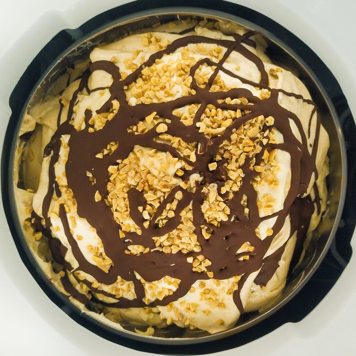 BANANA SPLIT - Banana gelato with whipped cream, crushed peanuts and chocolate chips. Do you find this appealing?