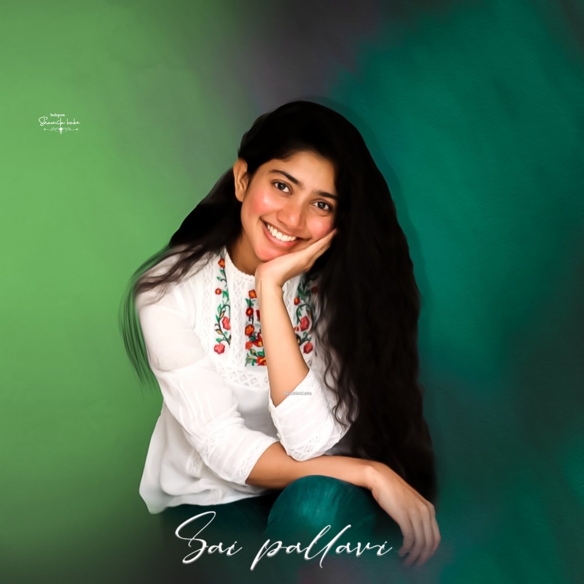 Shamilashaik101's tweet photo. #HappyHoli
#SaiPallavi https://t.co/66BMnAihYC