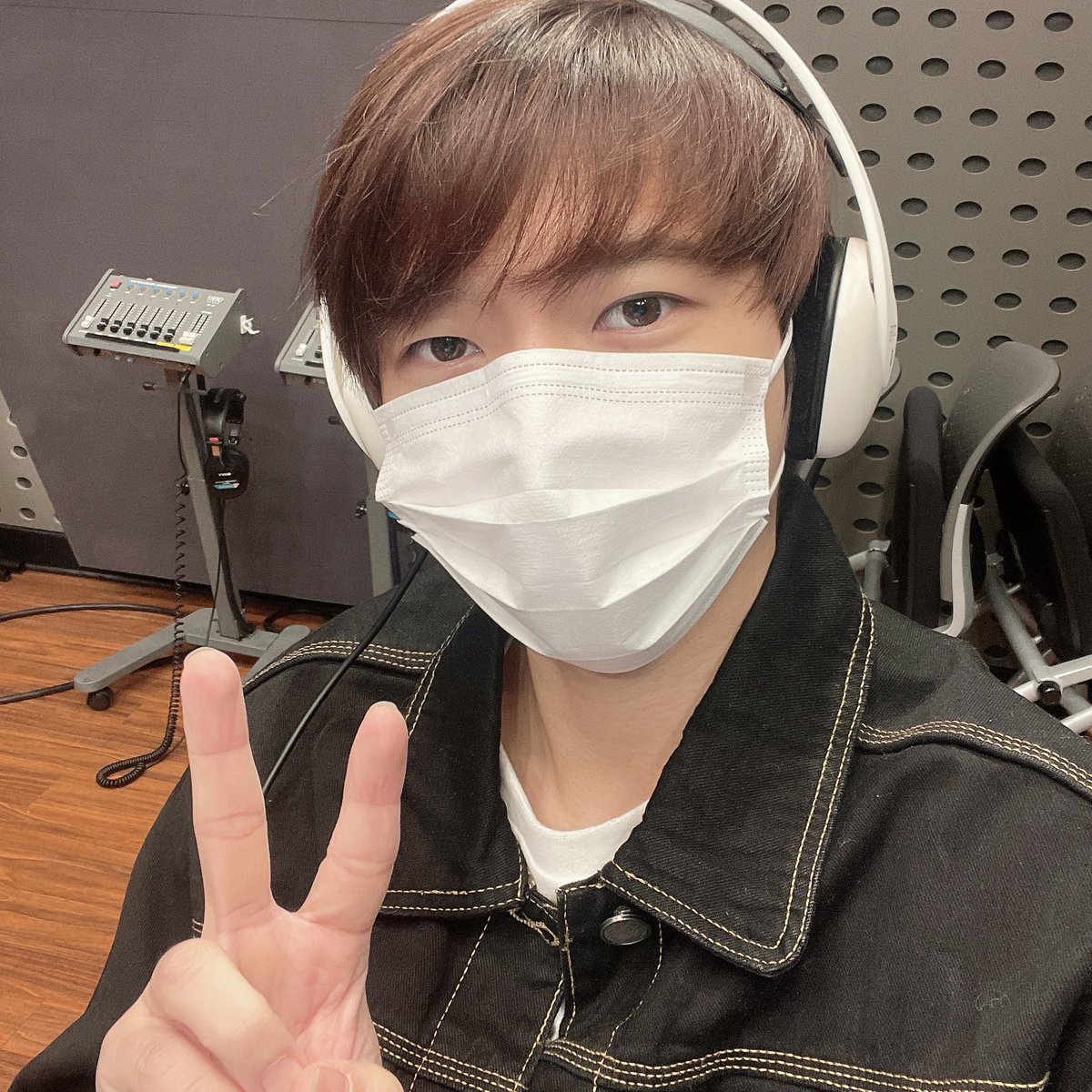 [📸] 220318 #이기광의가요광장

추억 가득한 이야기를 하다보니,
시간 가는 줄 모를 정도로 재밌었던 가요광장🎤
남은 오늘 하루도 효니 생각하며 보내봐요💕

#INFINITE #인피니트
#남우현 #우현 #NAMWOOHYUN