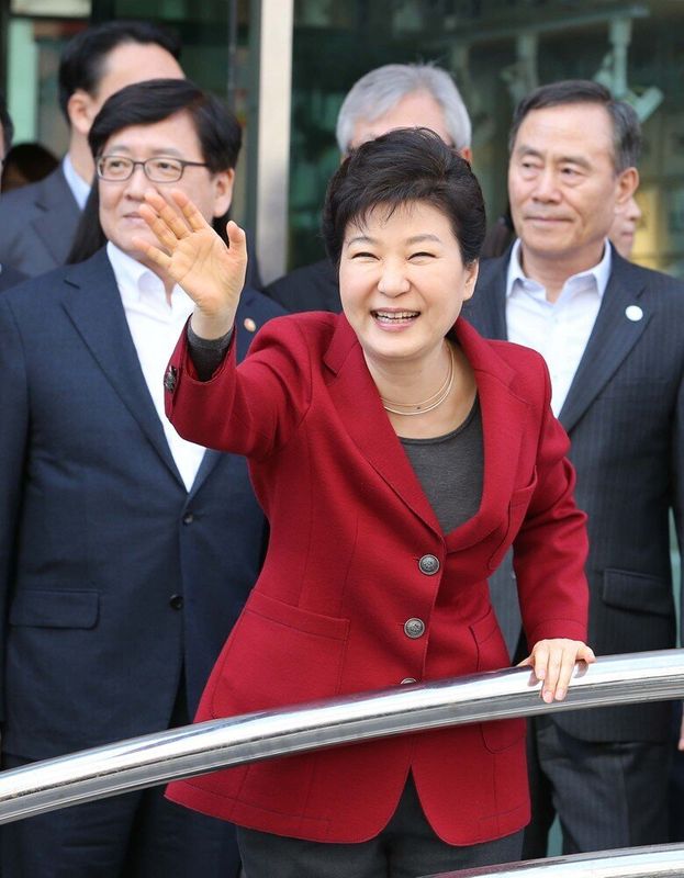 😄 다가오는 문재인의 끝날 😄
-문재인의 알박기와 윤석열 당선인 모두 날아가는 새꼴 된다-

[이장연-한마디칼럼] 공산당 김일성 빨갱이 조직인 문재인 패거리들이 금번 3.9 대선에서 패배하자 노무현이가 내 세웠던 정동영이 이명박 후보에게 패배하자 제도적으로 한 일...
m.facebook.com/story.php?stor…