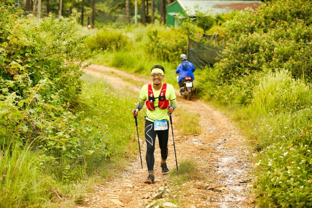 YeuChayBo's tweet photo. Bài viết mới nhất: Đường đến Dalat Ultra Trail 2022: Bạn đã chuẩn bị đồ nghề và tinh thần chiến đấu chưa? - https://t.co/Ix4GLmeiE7 https://t.co/eeTUlLjHKU