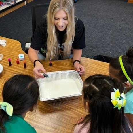 VineWCUSD's tweet photo. TK Eagles in Miss Van Eyk's class conducted a fun color mixing experiment. Students also mixed shaving cream and green food coloring for a sensory activity. #tkrocks #vinewcusd @westcovinausd https://t.co/nm1U8HPsxj