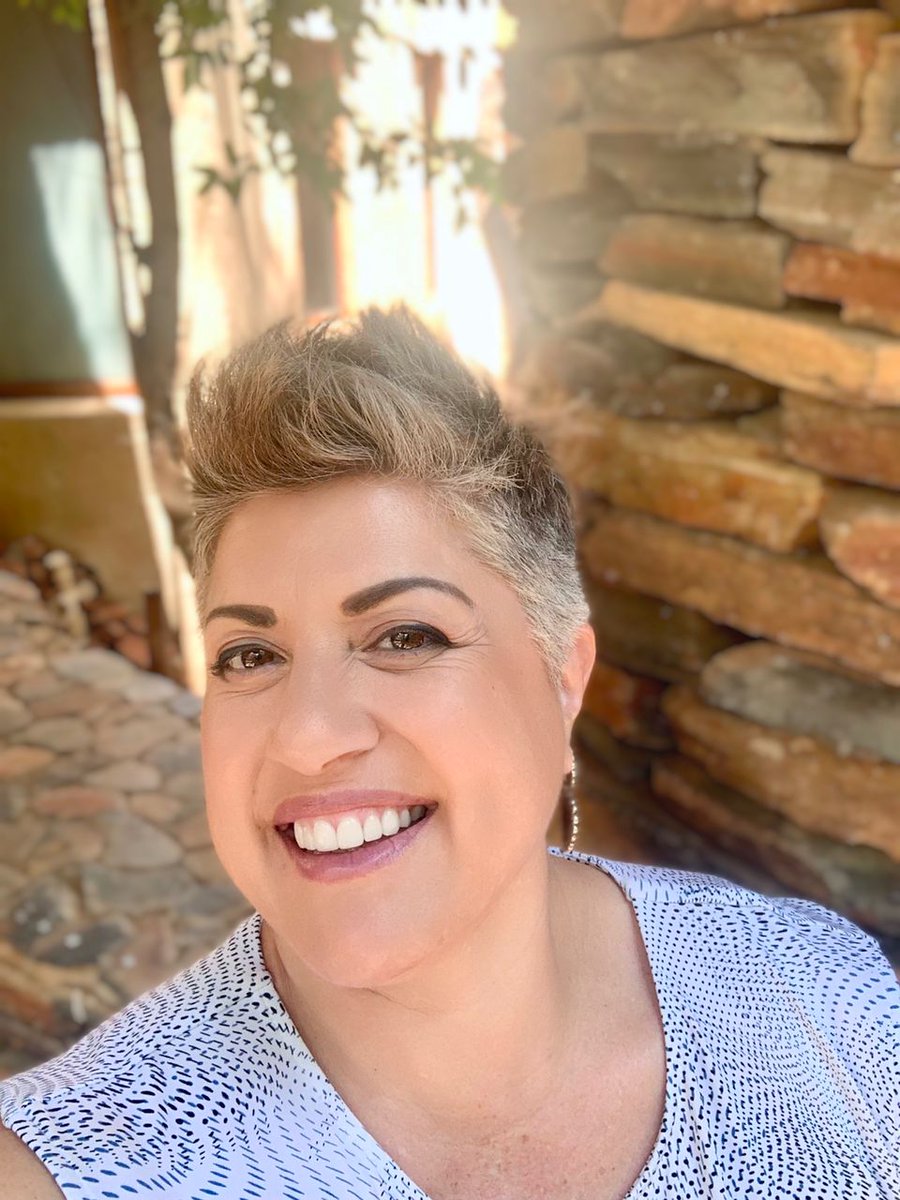 TheaKhama's tweet photo. ..The other day I took these selfies🤳 and look at the amazing results 🥰. 
 
You need to be able to radiate happiness, exsude confidence and be content with what you are about and how far your have come. Sometimes you just need to find your innerbeing and rediscover or nurture.. https://t.co/O032JvRGpR