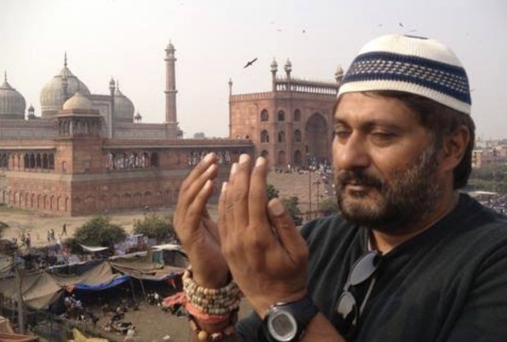 kunalkamra88's tweet photo. How it started - 
You ignored the first academic review of your film &amp; said that we don’t make films for the scholarly we make if for our audiences…

How it’s going - https://t.co/FTKm58MoH4