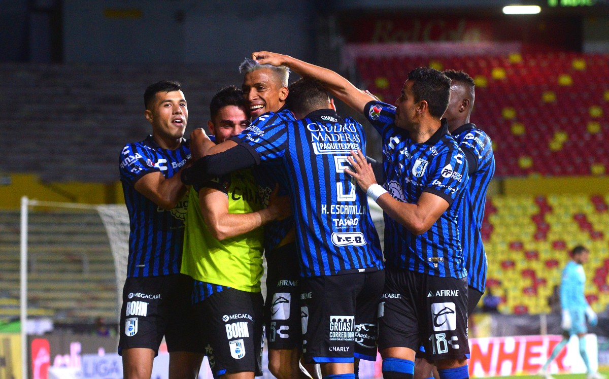 laaficion's tweet photo. Sin afición y en Morelia como local, Querétaro vence a Atlético de San Luis https://t.co/ztKasrjWUU https://t.co/KpMwyRzpDr