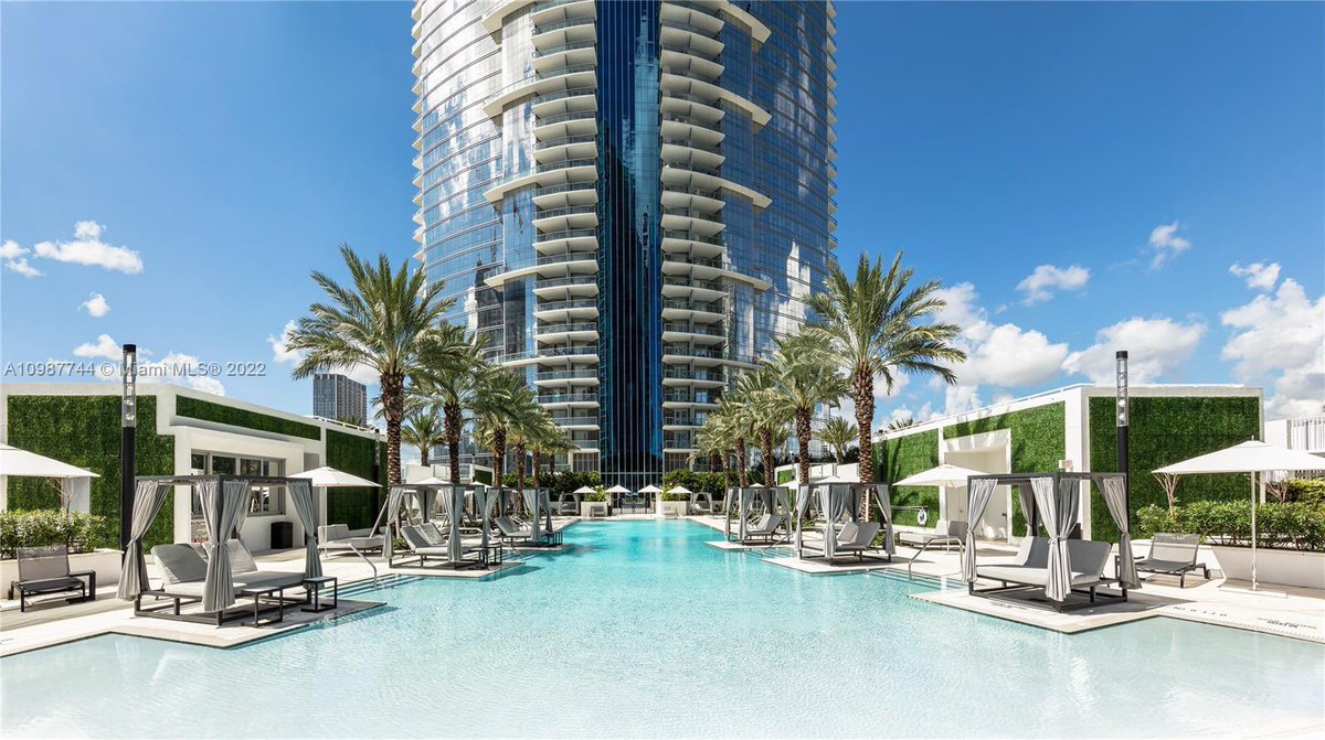 CamilleCEO's tweet photo. Views from the #ParamountResidences #Miami #Florida 🔥🤩 Contact me for a private showing. Penthouses #ForSale https://t.co/brAJNJ8MvN
