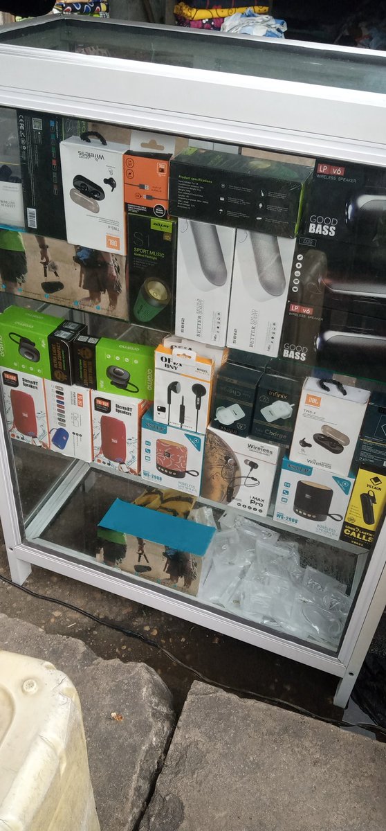 KalouPromise's tweet photo. @davido Good day Baba. Am a graduate and just about finishing NYSC and developed a little show-glass phone accessories business through NYSC Skill acquisition program SAED. It's 8months old and just need a little financial strength for expansion. 
3061939159 FIRST BANK
ODIKE PROMISE KALU https://t.co/x2m57YgdQP