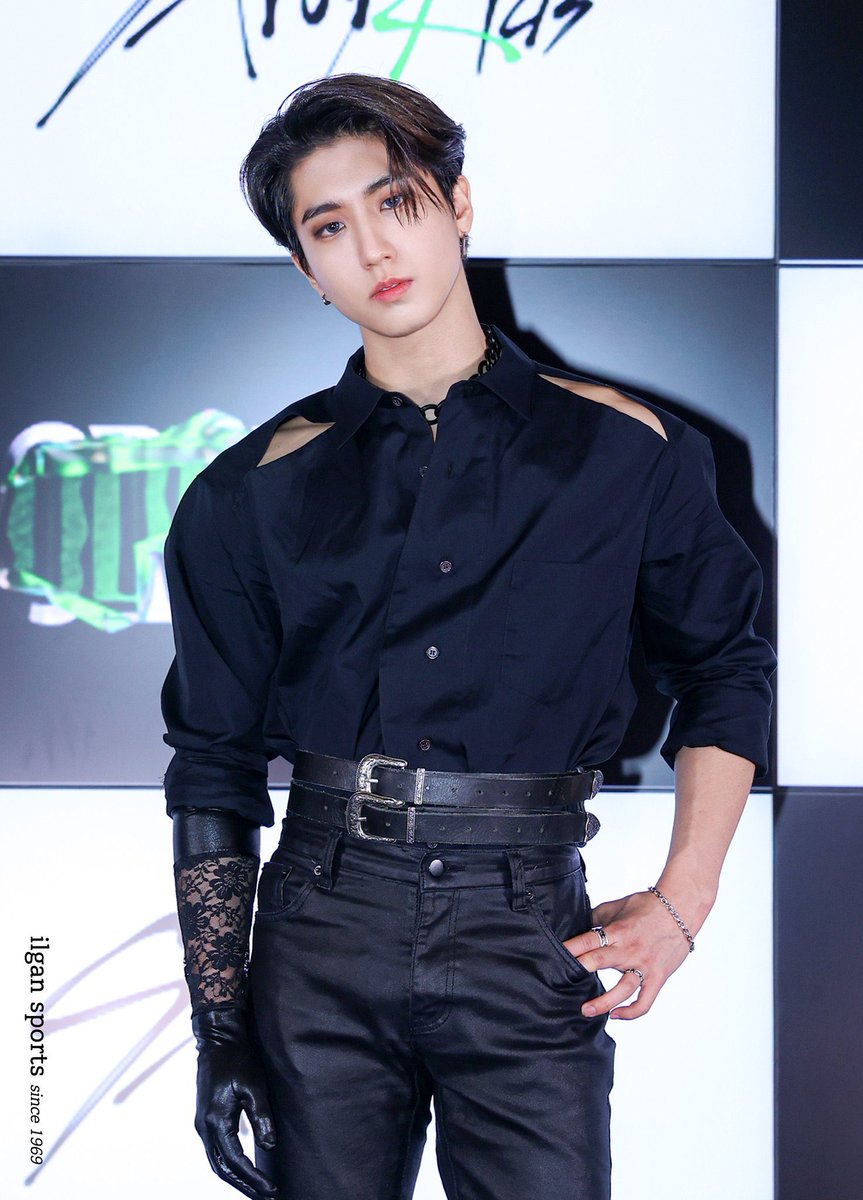 staysoulmate's tweet photo. Faut que je m'assoie https://t.co/6nW6UjW3e8