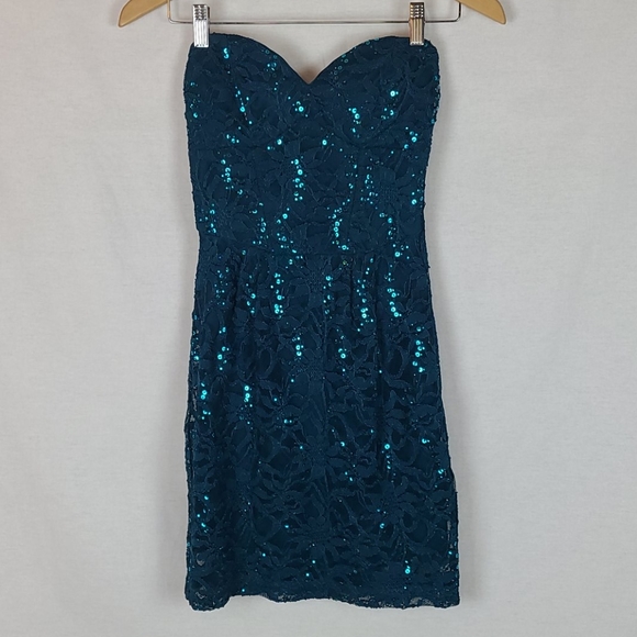 Monaco228's tweet photo. So good I had to share! Check out all the items I'm loving on @Poshmarkapp from @BEACHSTYLES2 #poshmark #fashion #style #shopmycloset #bdarlin #loversfriends #ripcurl: https://t.co/kBGFB6x3Hm https://t.co/MQ4YdVatdO