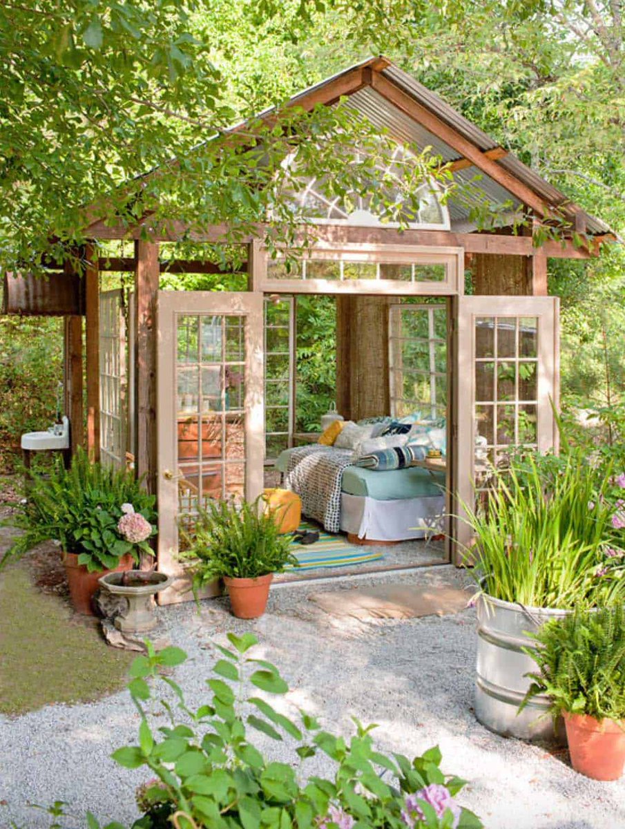 OneKindesign's tweet photo. 30+ Wonderfully Inspiring She Shed Ideas For Your Backyard Getaway https://t.co/U74FuM0vh3 https://t.co/Jjz0Ut78uo