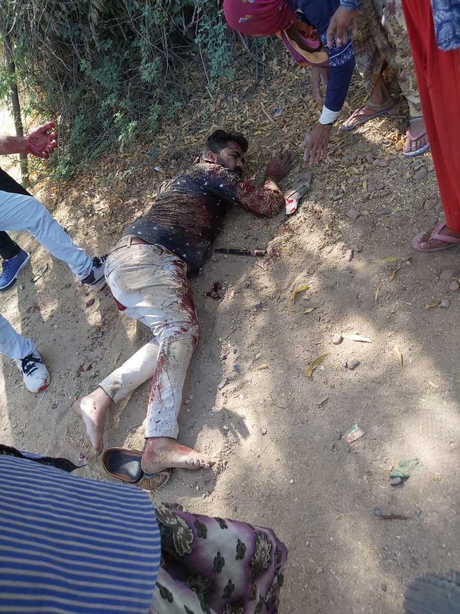 DukatVikas's tweet photo. This country has become hell for Dalits.
No Dalit can even keep a moustache here. The casteist scoundrel killed a young, educated government official just to keep a moustache. Shame
#JusticeForJitendraMeghwal 
#PMOIndia 
#bhimarmychief 
#AshokGehlot https://t.co/SdAK9GASFi
