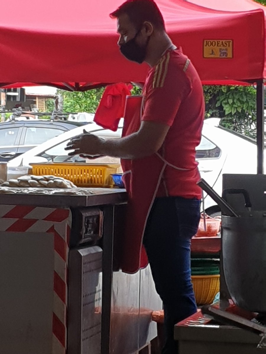 susupekat's tweet photo. Bcoz of work in this area, three days oredy have roti canai here.😉 https://t.co/kYs7cxQodT