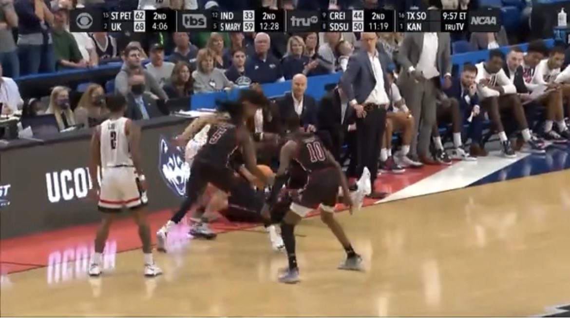 stoolpresidente's tweet photo. Uconn game is under protest.    The New Mexico guy was lying outta bounds with the ball https://t.co/XbheicdD1T