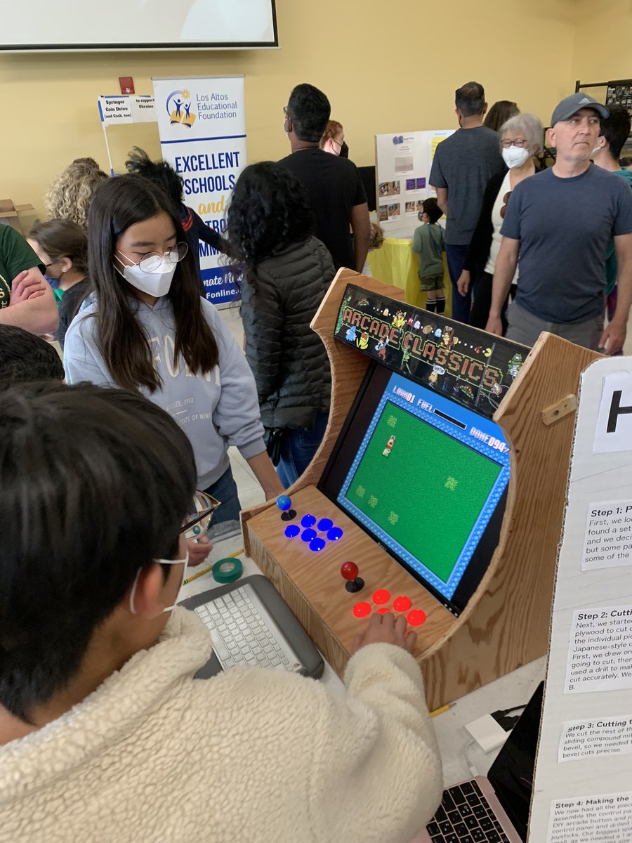 kwilson_klw's tweet photo. Ss @springerstinger participate in the #LASDSTEM Expo. So many incredible projects!  Thank you Grace and Jaime for organizing an amazing event and @LAEFOnline for supporting our program. https://t.co/SRRbBpXV2B
