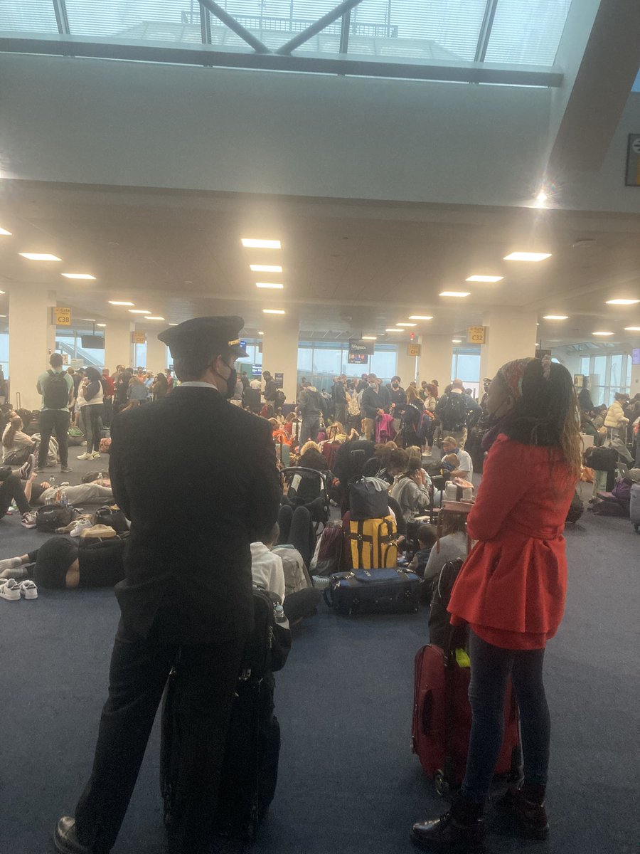 JoshInBluffton's tweet photo. @JSB_TV Left and got a hotel with no @Delta help on a layover https://t.co/J84o1Y1Swk