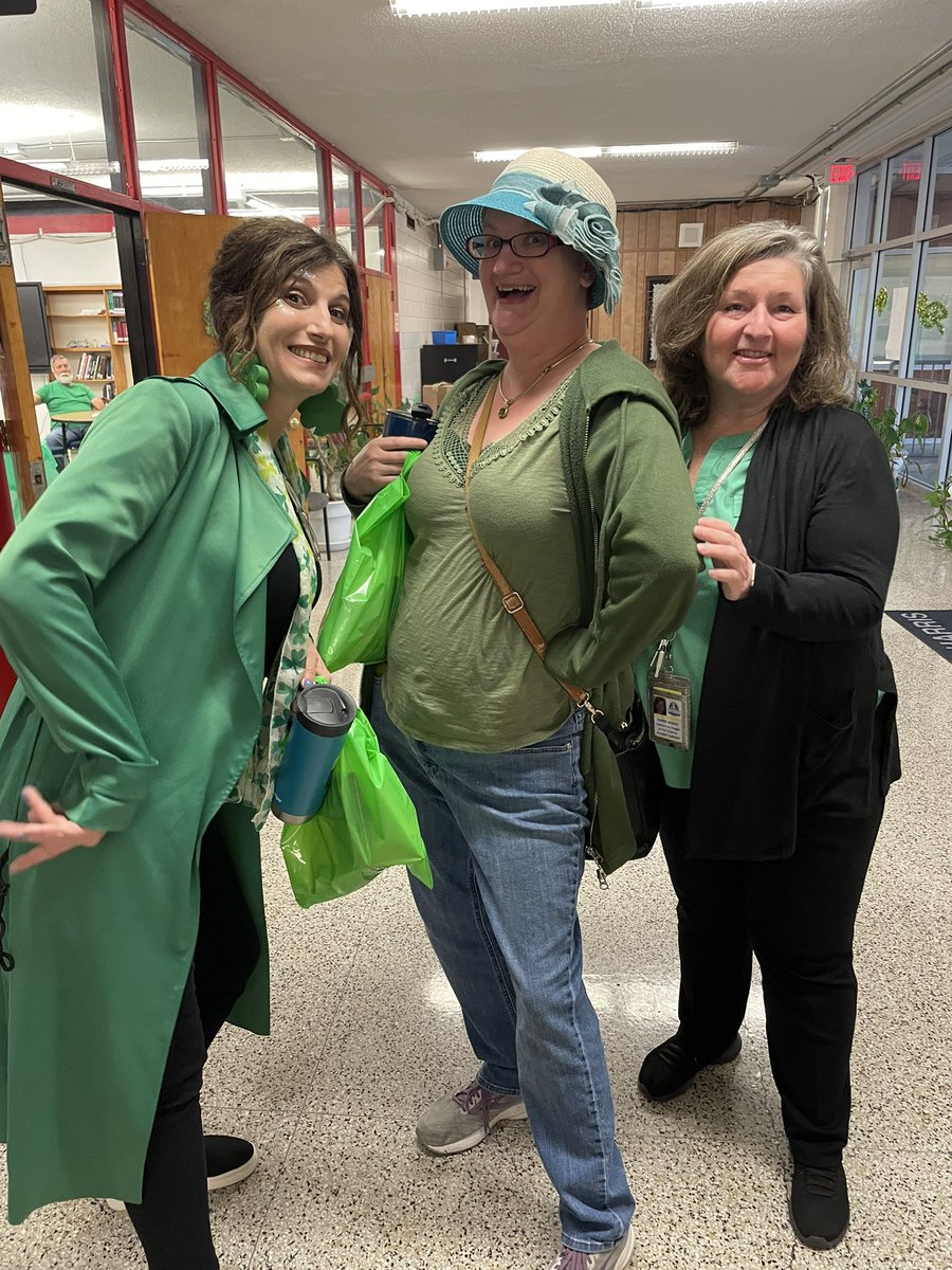 harrismiddle's tweet photo. Our staff started St. Patrick’s Day with a delicious breakfast from our community parter, St. Matthew UMC. What a lucky day! 🍀 https://t.co/AziPB5cLba