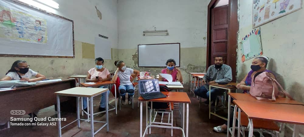 jimmygudino's tweet photo. Lun14Mar. Acompañando reunión estratégica con la Mesa Técnica de Contraloría de la Instancia de agregación de la EPSDC Gas Comunal Antimano, preparando condiciones para la renovación de vocerias de la instancias de productores y la administración, en concordancia a las 3R.NETS. https://t.co/WEPvIyBL5Y