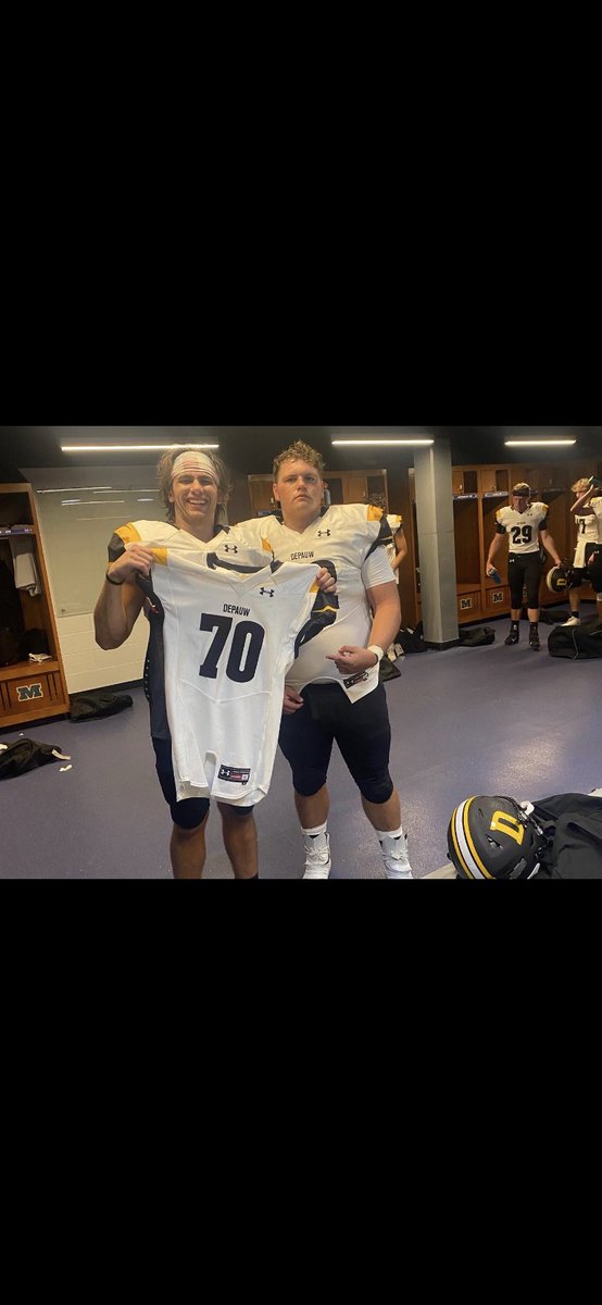 Meat the TEAM pt. 2…
Next up we’ve got Reid Johnson. When he’s not catching passes for the JV team, he’s working hard to learn about molecules (biochem). His future aspirations are to go to med school but rn he’s offering freezing cold takes on this podcast.<a href="/rj_13_25_/">Reid Johnson</a>